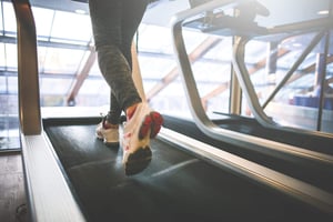 cardio-running-on-a-treadmill_free_stock_photos_picjumbo_HNCK4578-1570x1047